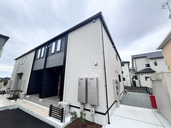 シャリティ・ベルⅡの物件外観写真